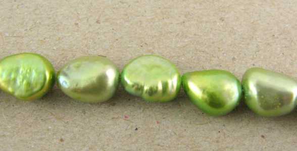 Filo di perle di fiume verde