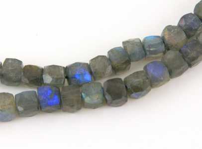 Cubetto sfaccettato labradorite