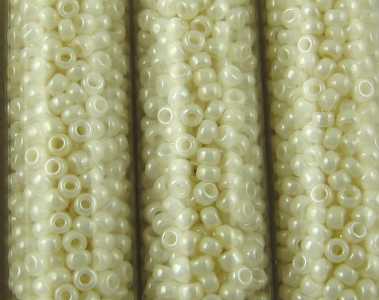 Toho Beads cream