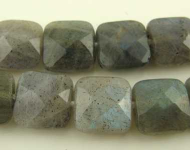 Labradorite quadratino sfaccettato