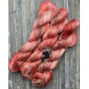 BrilLino filato tinto a mano colore Oxblood