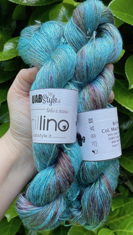 BrilLino filato tinto a mano colore Macchia d'olio