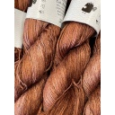 BrilLino filato tinto a mano colore Rose Wine